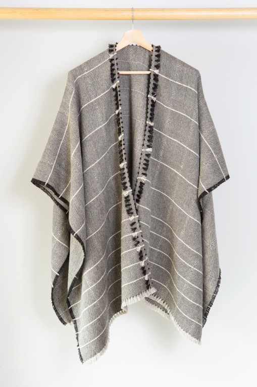 Drifa Handmade Alpaca Cape - Image 2